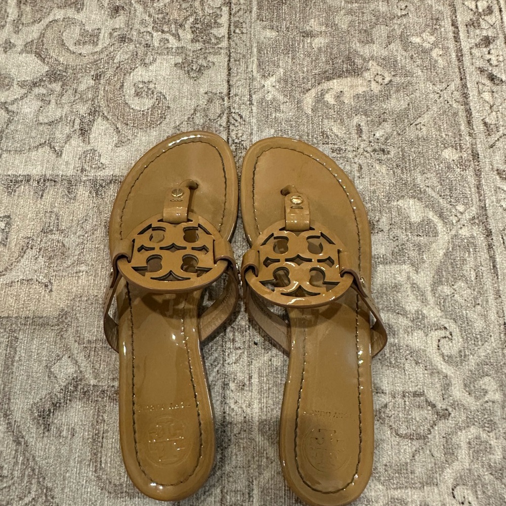 Tory Burch Tan Leather Sandals with Iconic Logo